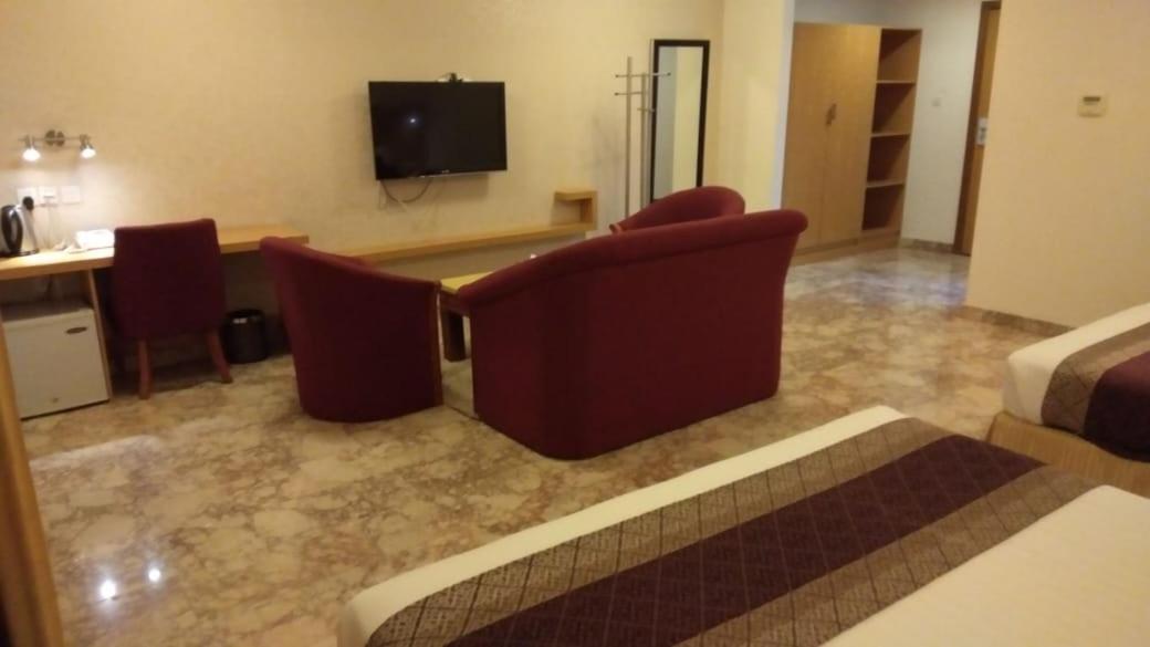 Al Reef Hotel Muscat Exterior photo