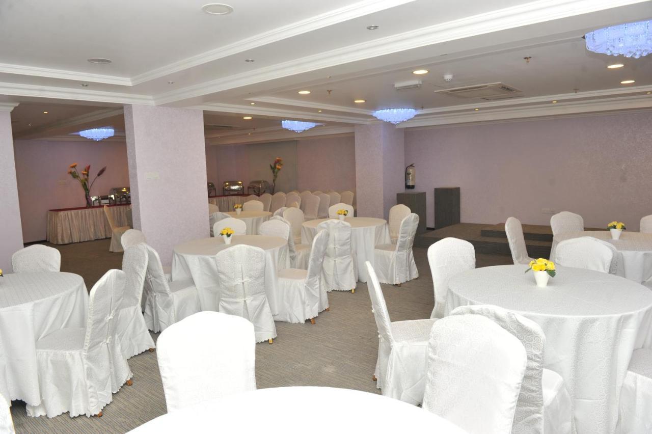 Al Reef Hotel Muscat Exterior photo